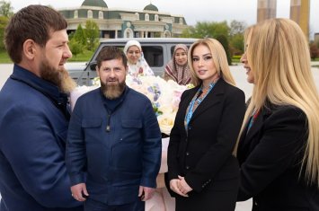 Roza Zərgərli Ramzan Kadırovla görüşündən danışdı: “Konsertimə gəldi, səhəri gün iqamətgahında yemək yedik” - FOTO/VIDEO+ÖZƏL