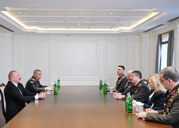 Президент Алиев провел встречу с Сельчуком Байрактароглу-ФОТО