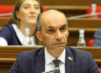 Erməni deputat “Paşazadə” soyadını eşidəndə niyə diksindi?..