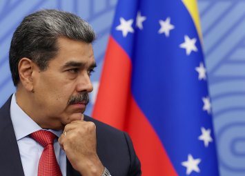 СМИ: Мадуро обратился к РФ за военной помощью