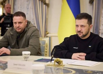 Зеленский встретился с Ермаком сразу после его отставки