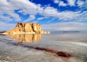 “Urmiya gölündə yaşayan bir xırda həşəratın kilosunu ərəblərə 3 min dollara satırdılar...”