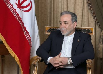 Арагчи ответил на призыв Пехлеви