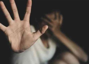 İşçilərinə təcavüz etdiyi idda edilən məşhur müğənni danışdı