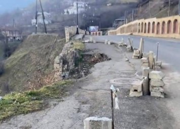 Yardımlı SOS verir: Küçələr palçıq içində, şəhər baxımsızlıqdan çökür