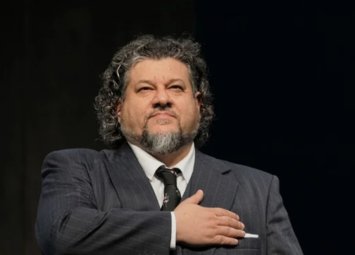 Xalq artisti deputatlara səsləndi: Mədəniyyət Mərkəzində bağça biznesi quran direktor parlamentdə müzakirə edilsin! – NONSENS