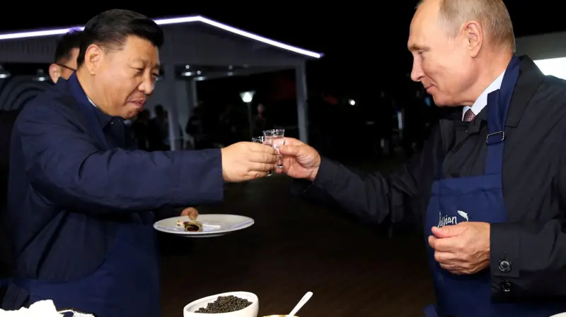 Putin Pekinə niyə tələsir? - BBC