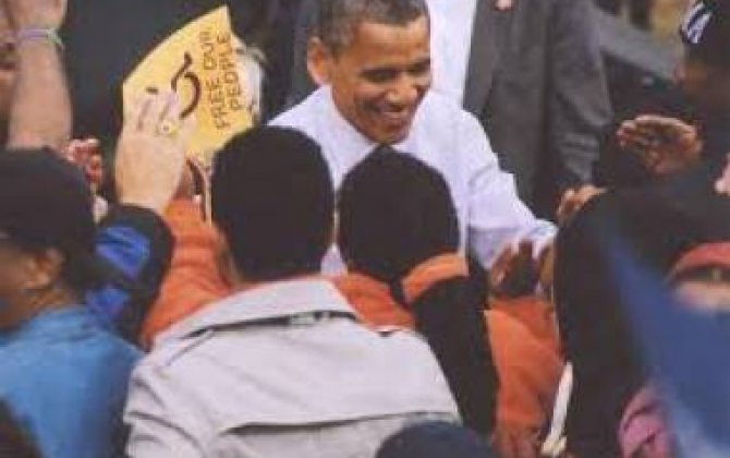 Barak Obamanın yerli xalqla birgə çox gülməli rəqsi”¦ - VİDEO