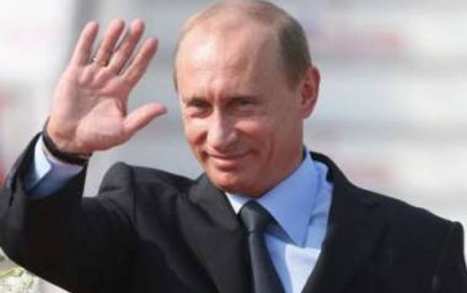 
Putin 102-ci bazaya baş çəkdi 