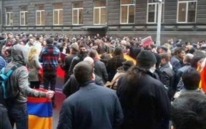 
İrəvanda Ermənistanın Gömrük İttifaqına daxil olmasına qarşı etiraz aksiyası keçirilib 