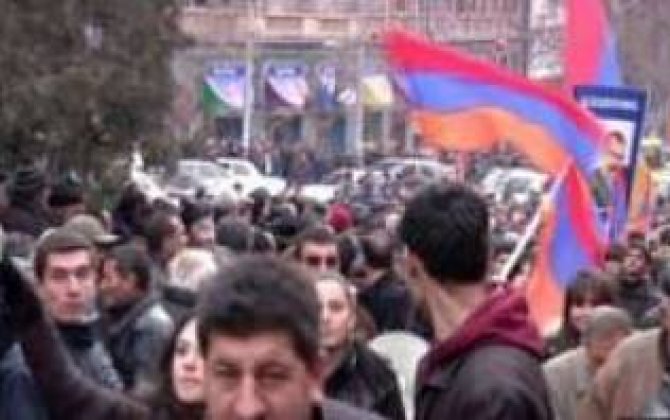 Ermənistan Nazirlər Kabineti önündə aksiya: “İrəvana od vuracağıq” 