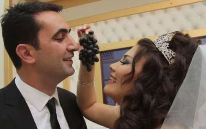 “Ərimin bacısı 3 uşaq atasını yoldan çıxarıb”-  Esya