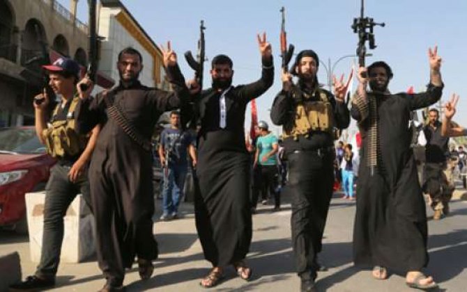 “İŞİD” 350 uşağa öz düşərgələrində hərbi təlim keçir 