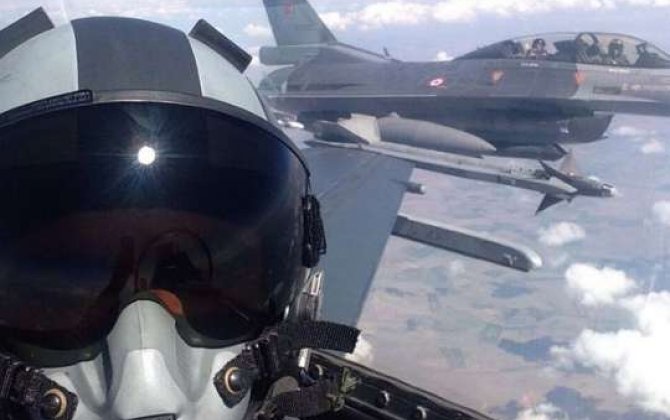 Azərbaycanlı pilot türk F-16 qırıcısında selfi çəkdi ”“  FOTO