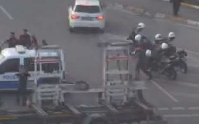İstanbul Polis İdarəsinə belə hücum edildi -  VİDEO