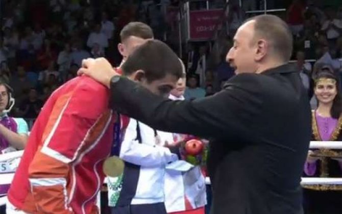 Azərbaycanlı boksçulara qızıl medalları İlham Əliyev təqdim etdi -  FOTO/VİDEO