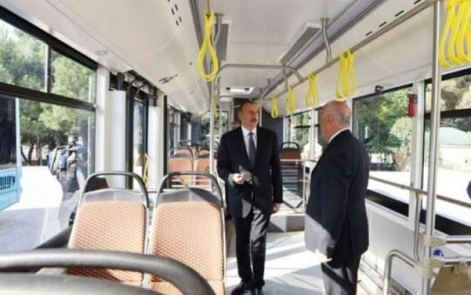 Dövlət başçısı Sumqayıtda yeni avtobuslarla tanış olub  - Fotolar