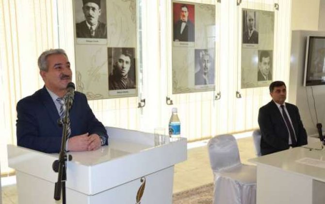 Azərbaycan şairi və tərcüməçisi Xaqani Qayıblı ilə oxucuların görüşü keçirilib - Fotolar