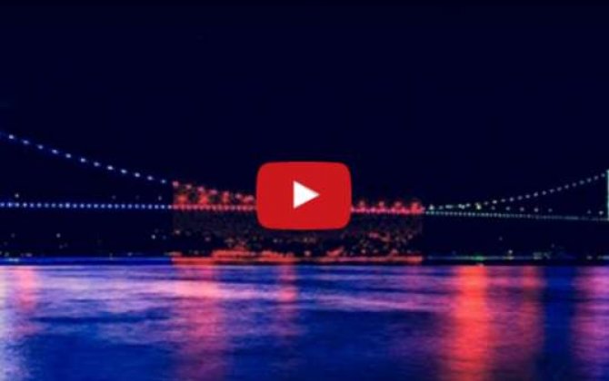 İstanbulun Fatih Sultan Mehmet körpüsü Azərbaycan bayrağının rənglərinə boyandı  - VİDEO