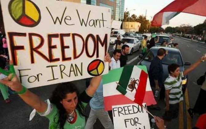 İranı etiraz aksiyaları bürüdü:

  Ã–lənlər var ”“ VİDEO