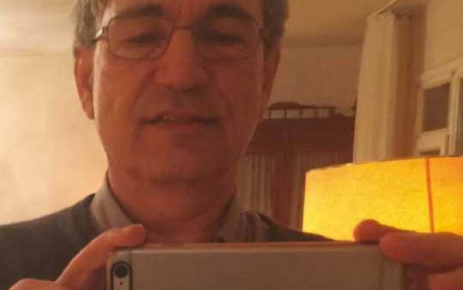 Orxan Pamukun çəkdiyi mənasız selfi - Nobel mükafatçısı bununla nə demək istəyir?