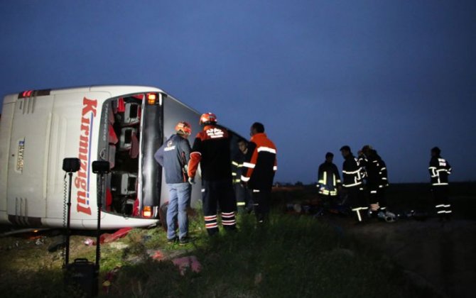 Türkiyədə sərnişin avtobusu aşdı:  4 ölü, 37 yaralı