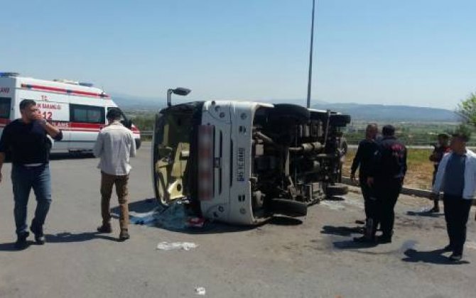 Türkiyədə hərbçiləri daşıyan avtobus qəzaya uğradı:  25 yaralı