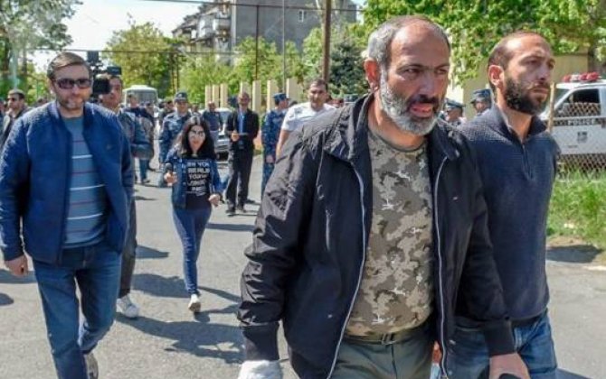 Paşinyan Qarabağ separatçılarının lideri ilə görüşdü 