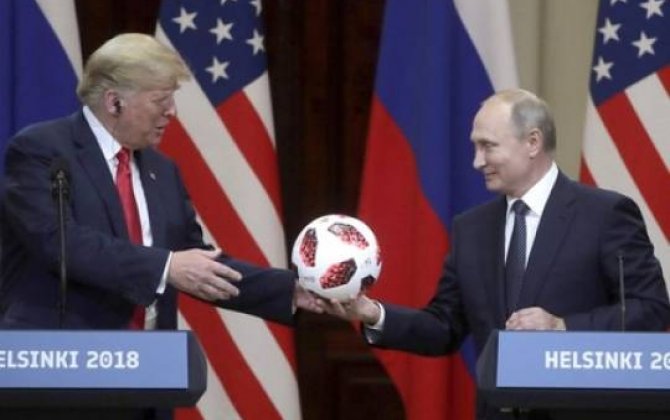 Putin Trampa DÇ-nin rəsmi topunu hədiyyə edib 