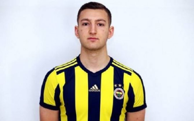 “Fənərbağça”nın futbolçusu karyerasına fasilə verdi
 