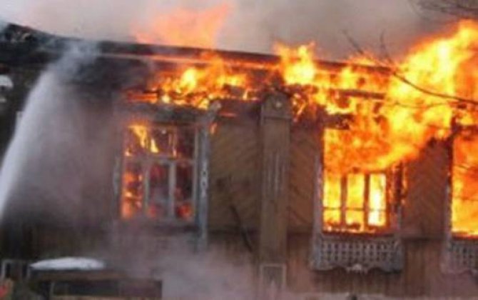 Balakəndə 15 otaqlı ev yandı 