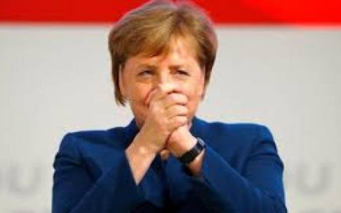 Merkel partiyası ilə vidalaşarkən göz yaşlarını saxlaya bilmədi - VİDEO