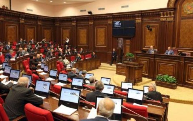 İnqilabçılar Ermənistan parlamentini tutdu:  QARABAĞ KLANI...
