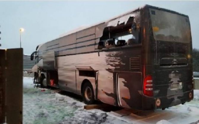 İsveçrədə turistləri daşıyan avtobus qəzaya uğradı  - 44 nəfər yaralandı