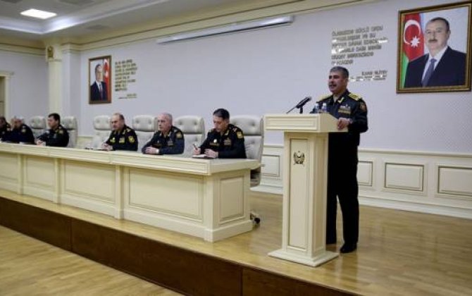 Zakir Həsənov komandir-rəis heyəti qarşısında 2019-cu il üçün tapşırıqlar qoydu  