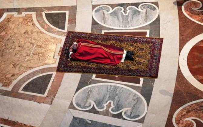 Roma Papasının bu görüntüsü izlənmə rekordları qırır -  FOTO