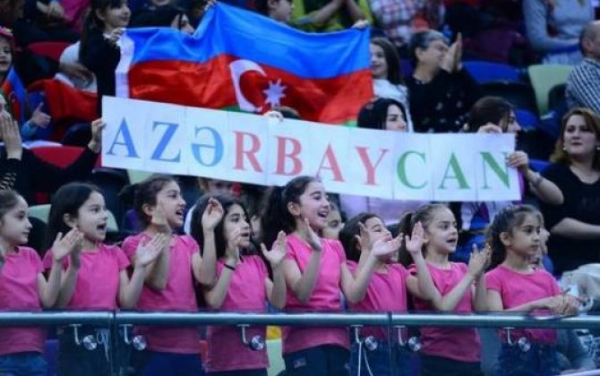 Azərbaycanlı qızların himni necə oxuması hər kəsi heyran etdi -  VİDEO