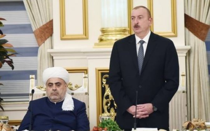 Prezident Ramazan ayı münasibətilə ənənəvi iftar mərasimində iştirak etdi  - FOTOLAR