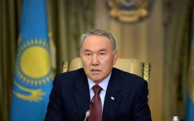 Nursultan Nazarbayev Fəxri prezident oldu
 