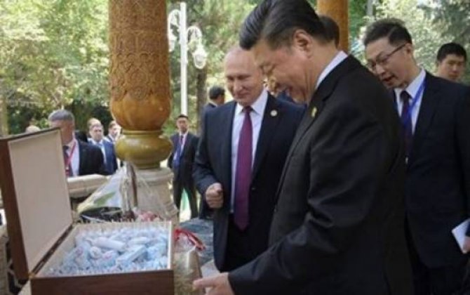 Putin Çin liderini dondurma və tortla təbrik etdi- 