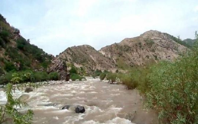 Tacikistanın ucqar dağ rayonunda 100 nəfər daşqınlara görə çıxılmaz vəziyyətdə qaldı 