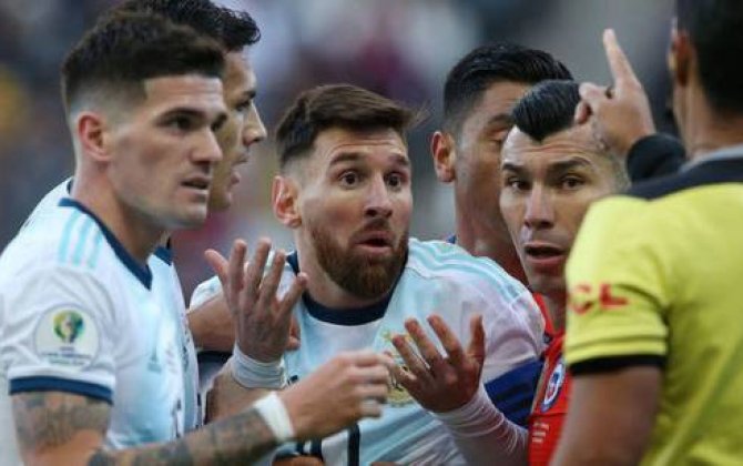 Messi cərimələndi -  DÇ-nin ilk oyunu əldən çıxdı