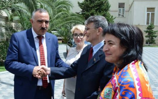Nobel mükafatçısı olan Türk dünyasının böyük KİŞİsinin doğum günüdür... 