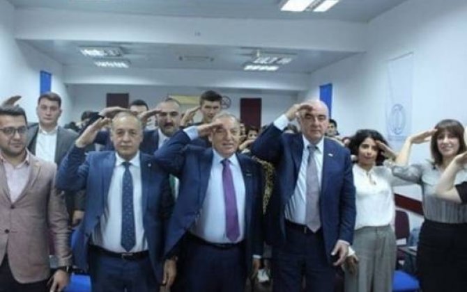Anadolu Universiteti nüfuzlu diplomatın ziyarətini əsgər salamı ilə qarşıladı - FOTOLAR