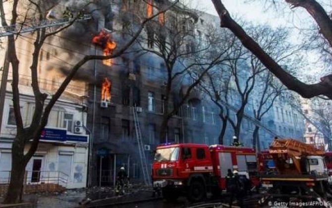 Ukraynada kollecdə baş verən yanğın nəticəsində ölənlərin sayı artmaqdadır 