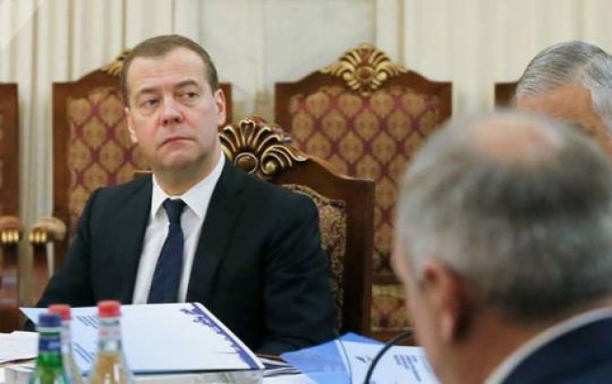 Medvedev istefasından öncə büdcədən 127 milyard xərcləyib 