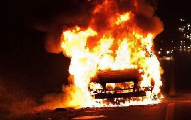 Bakıda dəhşət:  Sürücü maşında diri-diri yanaraq öldü - VİDEO