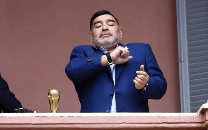 Maradona koronavirus şübhəsi ilə komandadan kənarlaşdırıldı 