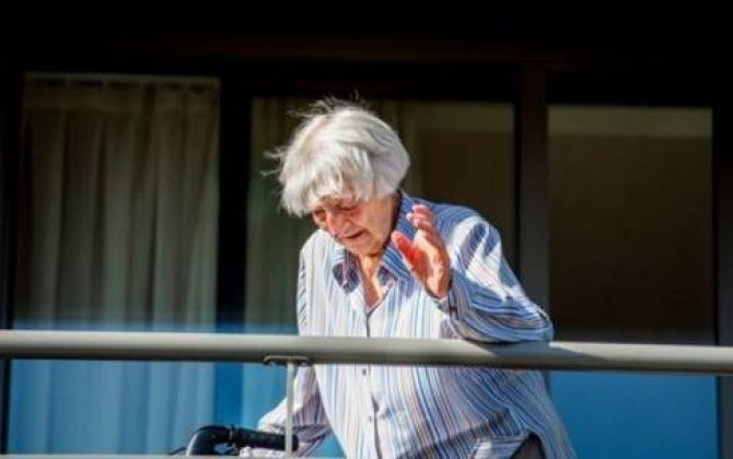107 yaşlı qadın koronavirusa qalib gəldi
 