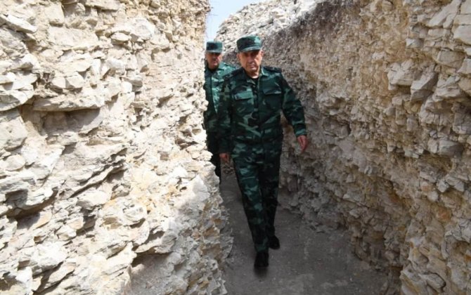 Генерал-полковники Магеррам Алиев и Эльчин Гулиев на границе с Арменией-(фото)
